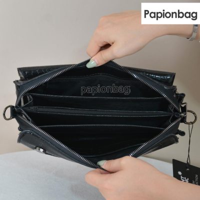 کیف پاسپورتی دستی و دوشی برند مونت بلانک(Mont Blanc) کد1125 2 فضای داخلی کیف پاسپورتی کد 1125